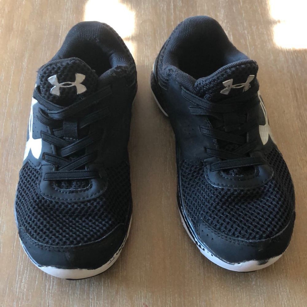 Toddler Boy Under Armour sneakers